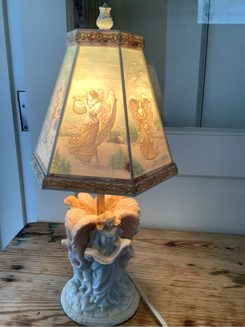 Vintage Lithoplane Shade Angel Table Lamp - White and Cream -